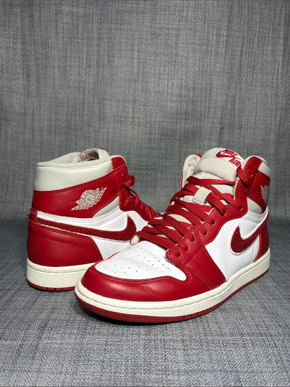 Women’s Jordan 1 Retro Hi OG Red/White DJ4891-061 Size 9.5